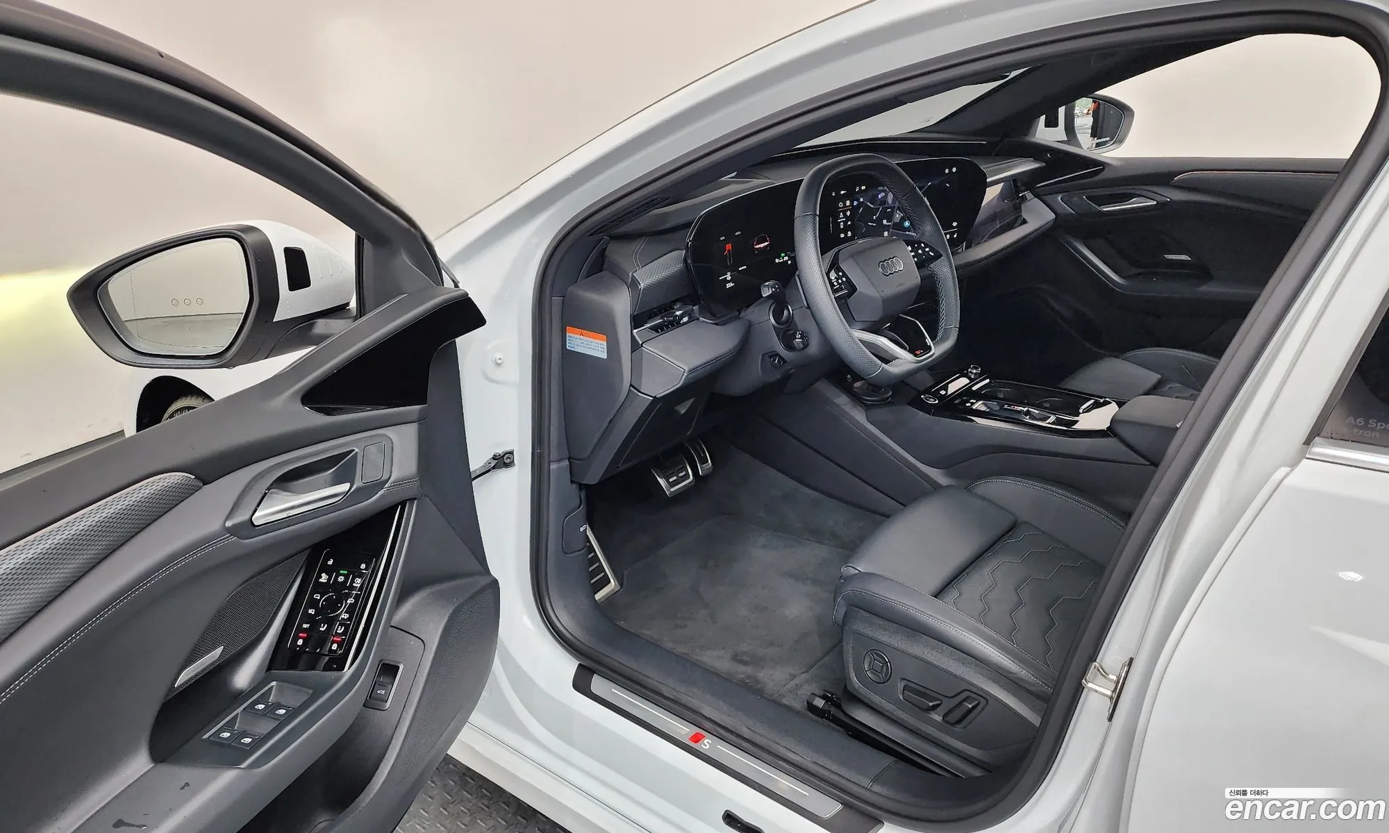 Audi A6 e-tron 2025 WAUZZZGHXSA014897 — 24