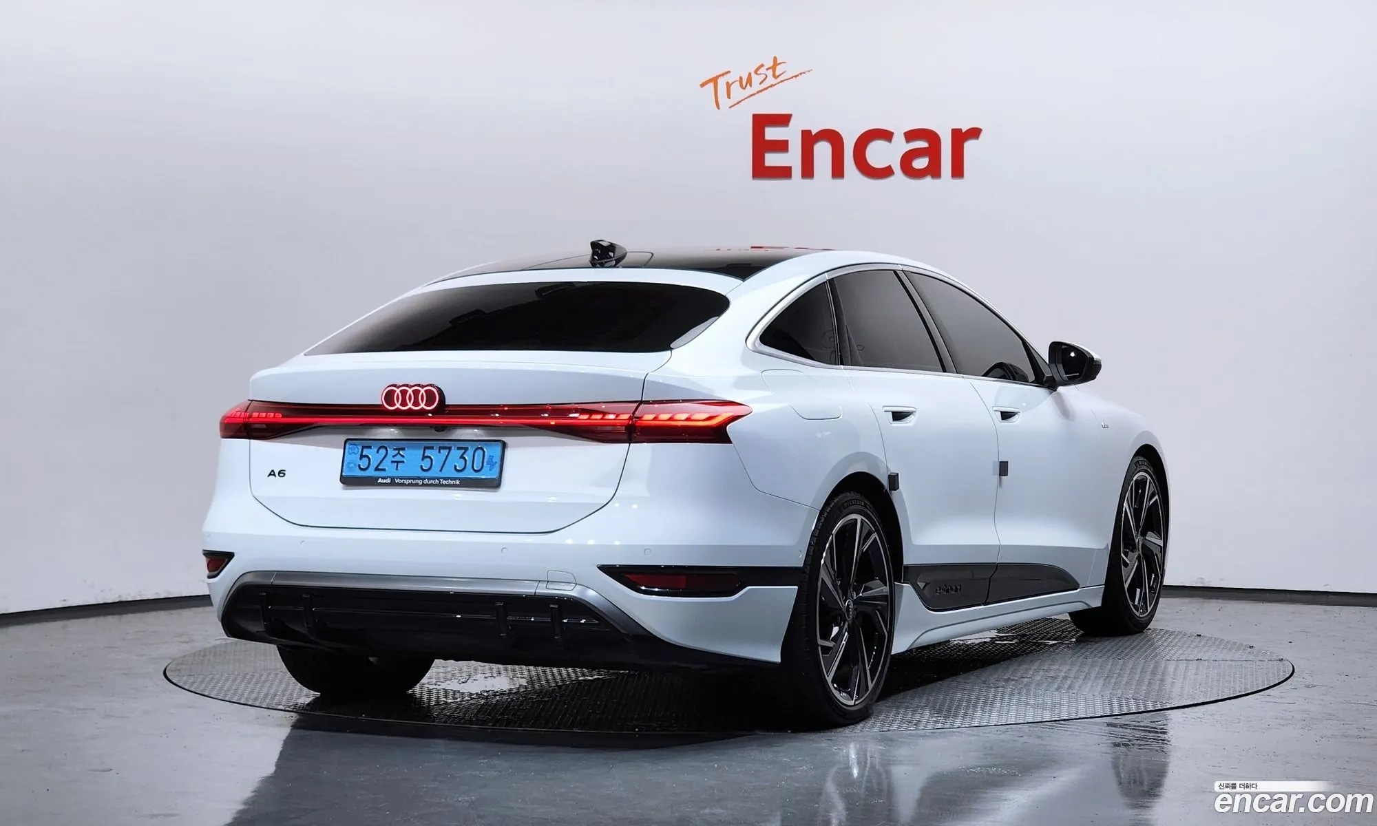 Audi A6 e-tron 2025 WAUZZZGHXSA014897 — 12