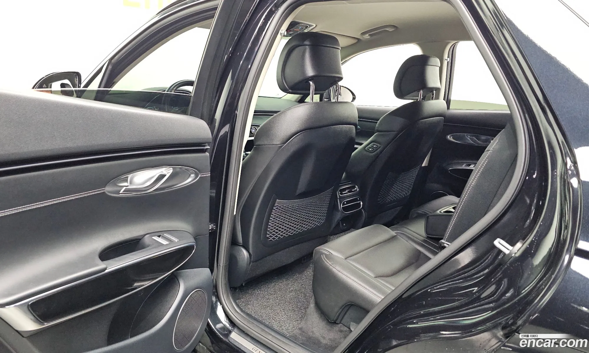 Genesis GV70 2022 — 21