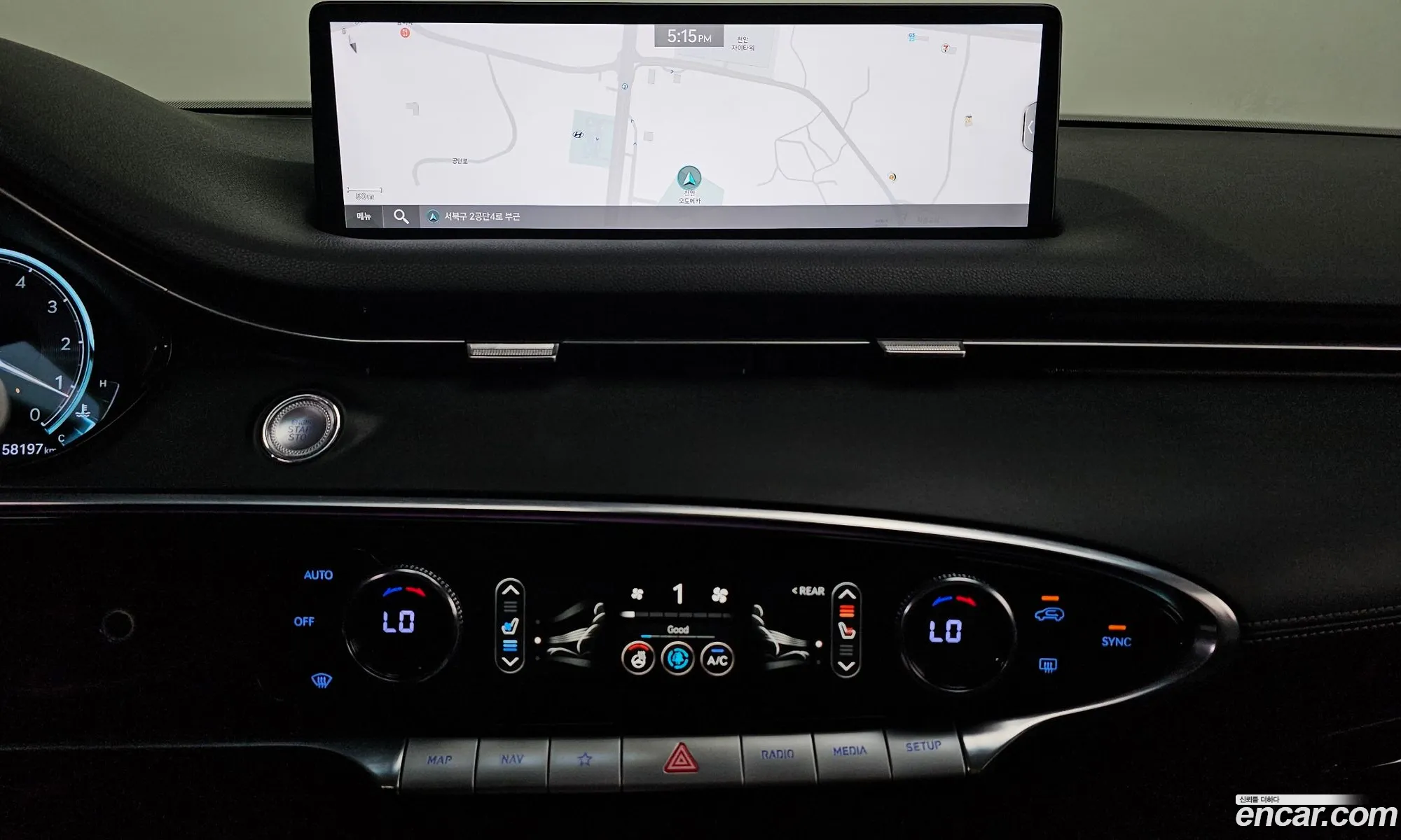 Genesis GV70 2022 — 25
