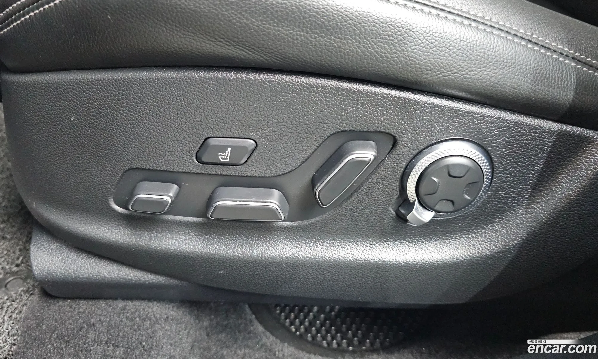 Genesis GV70 2022 — 27