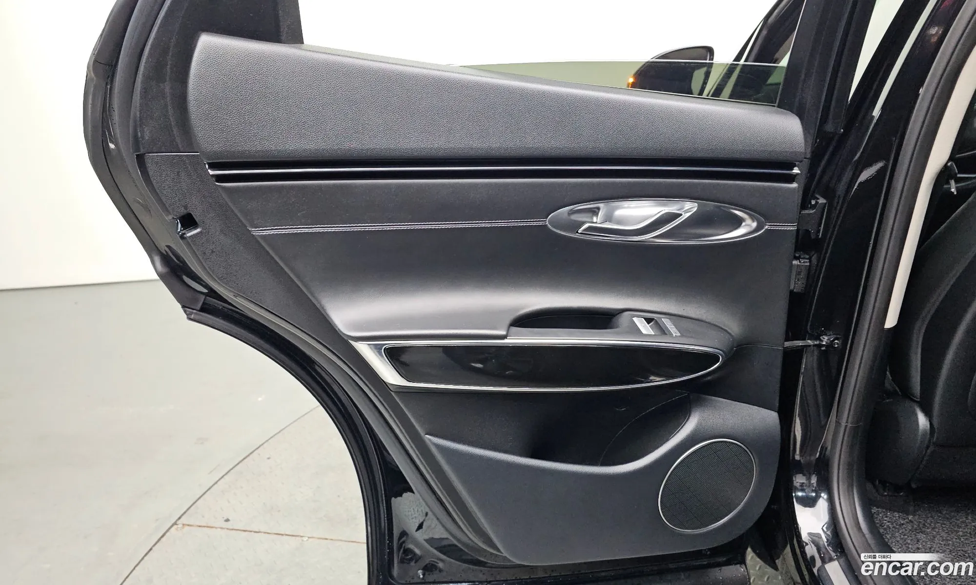 Genesis GV70 2022 — 35