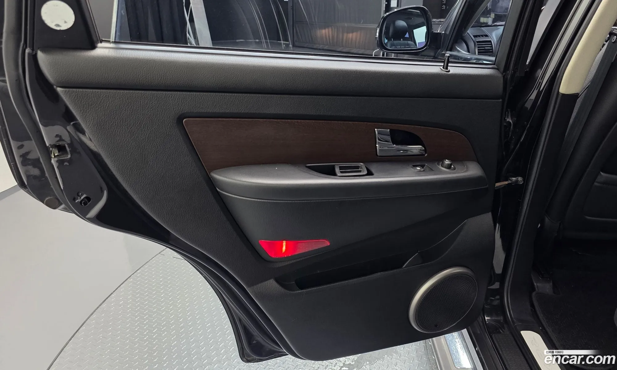 KG Mobility (SsangYong) Rexton W 2014 — 18