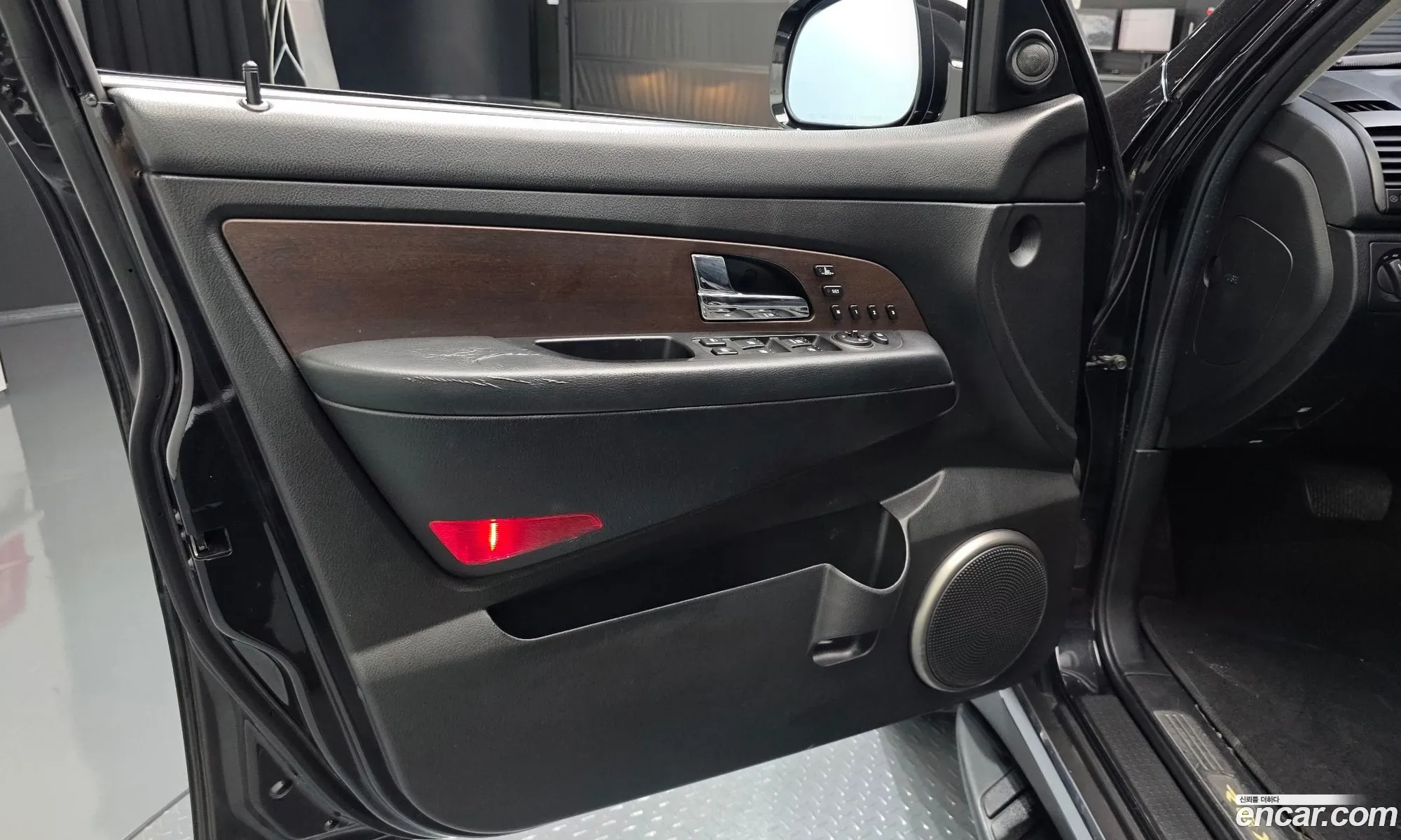 KG Mobility (SsangYong) Rexton W 2014 — 24