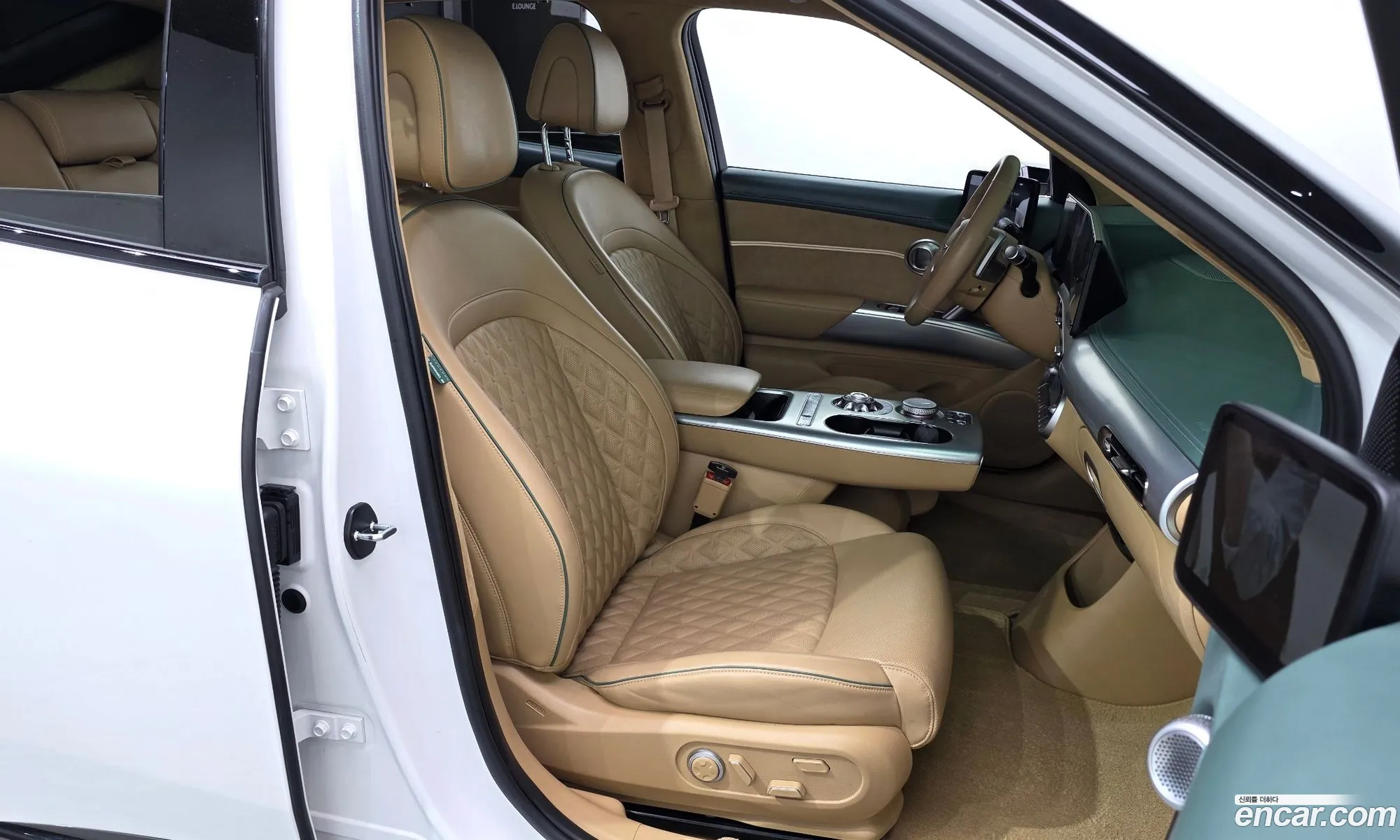 Genesis GV60 2022 — 10