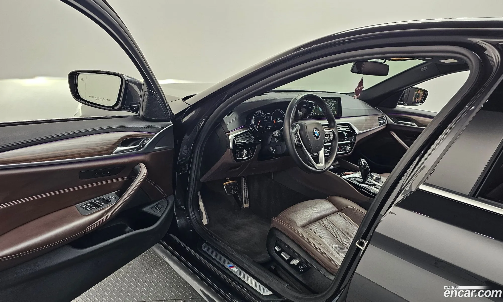 BMW 5 Series 2017 — 34