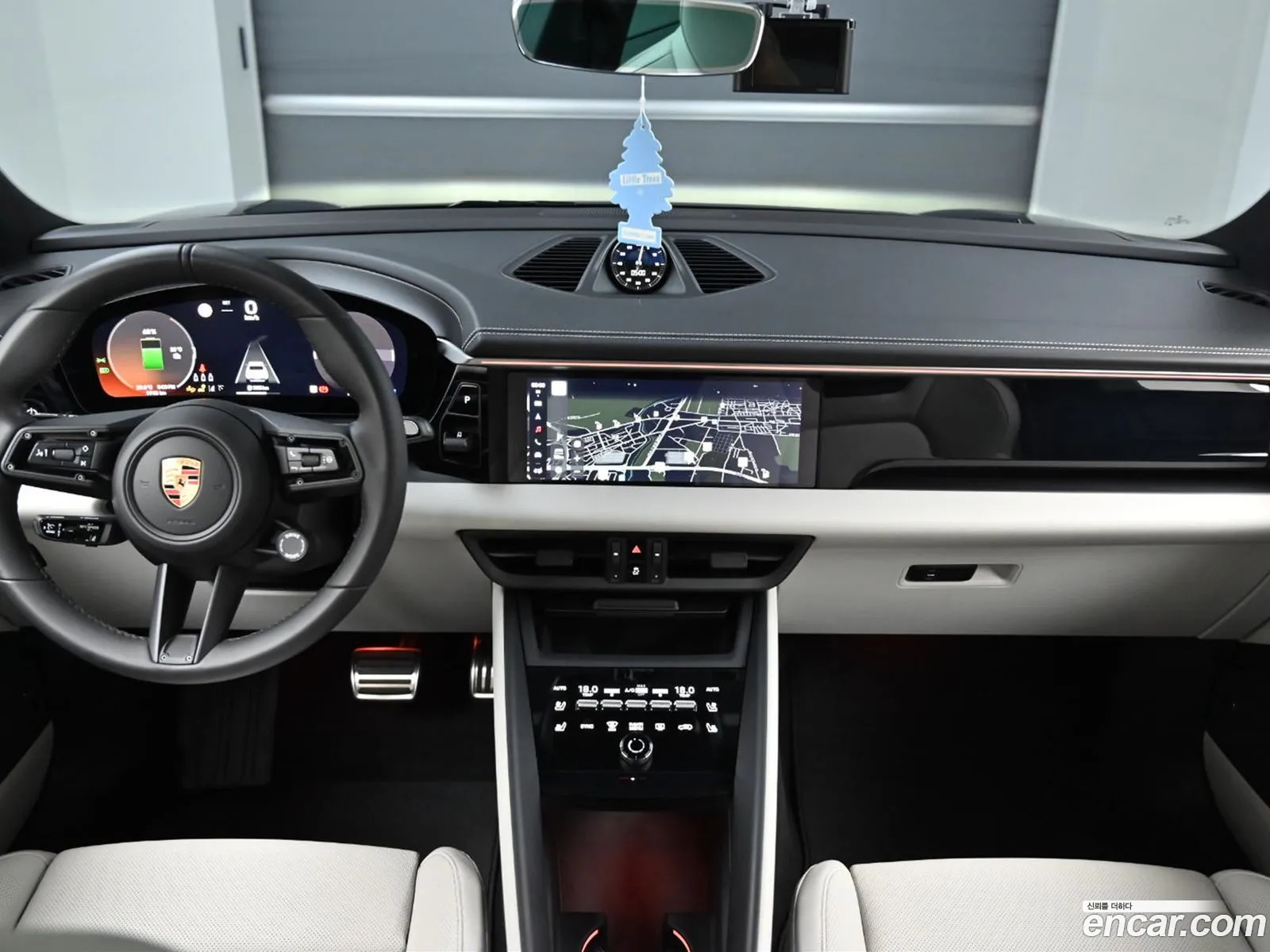 Porsche Macan EV 2025 — 9