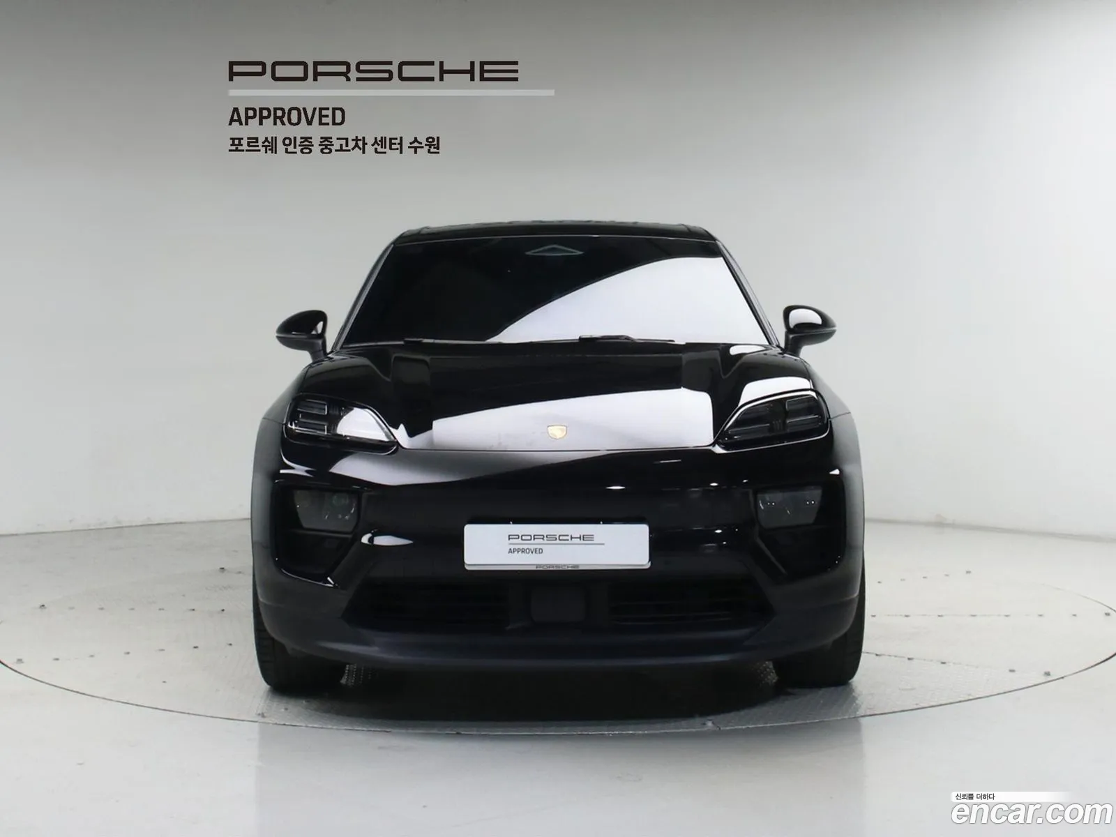 Porsche Macan EV