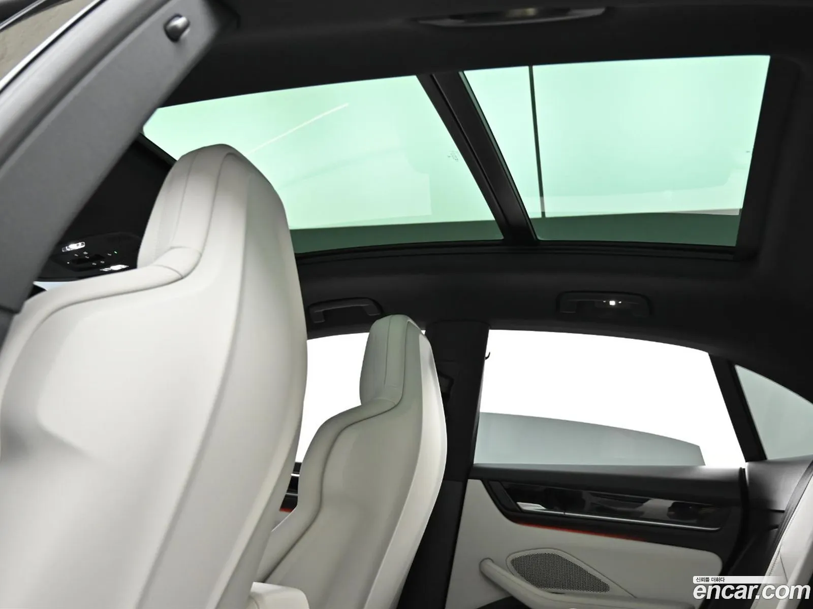 Porsche Macan EV 2025 — 6