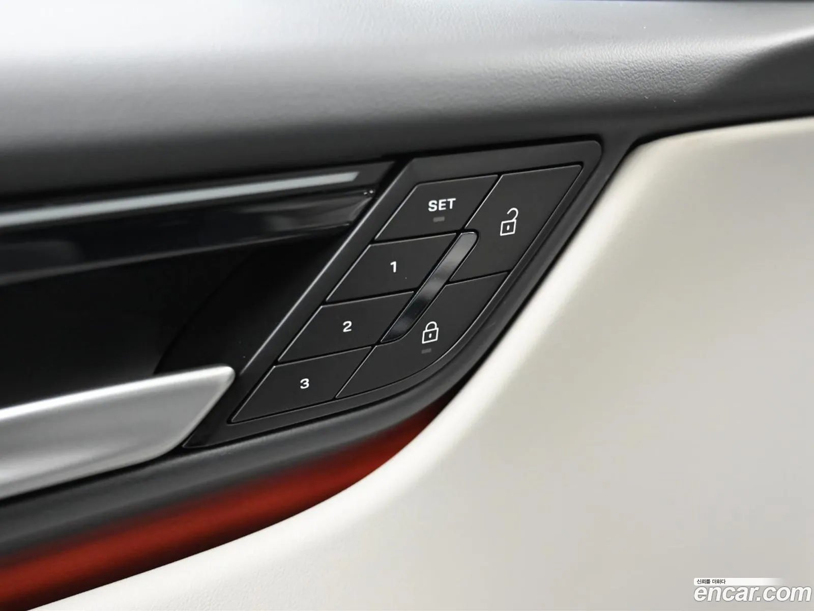 Porsche Macan EV 2025 — 17