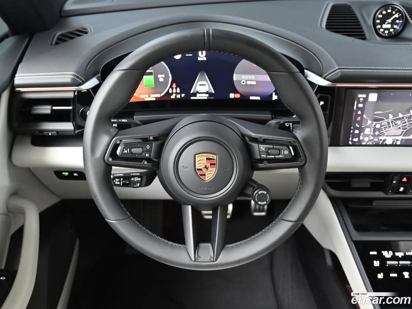 Porsche Macan EV 2025 — 8