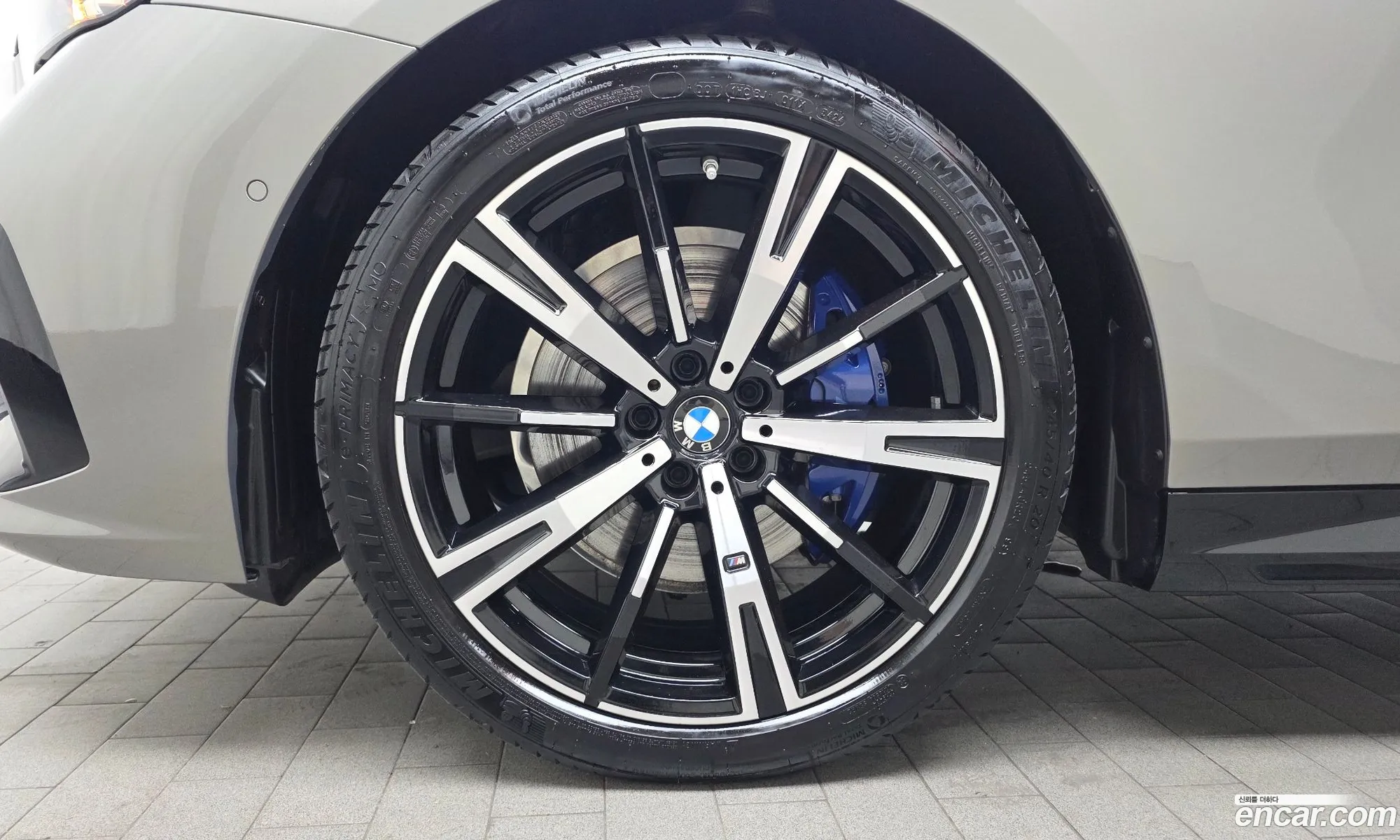BMW 5 Series 2025 WBA51FJ04SCT85582 — 18