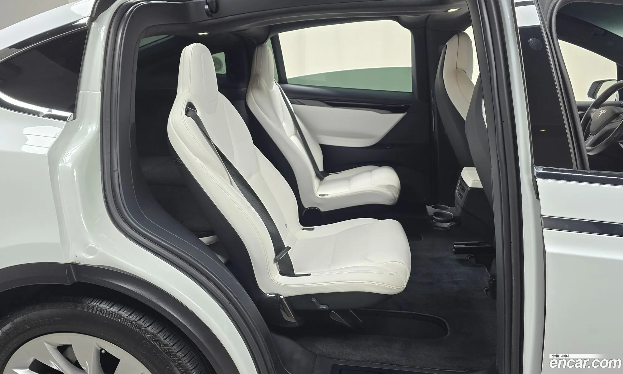 Tesla Model X 2018 5YJXCBE23JF126531 — 33