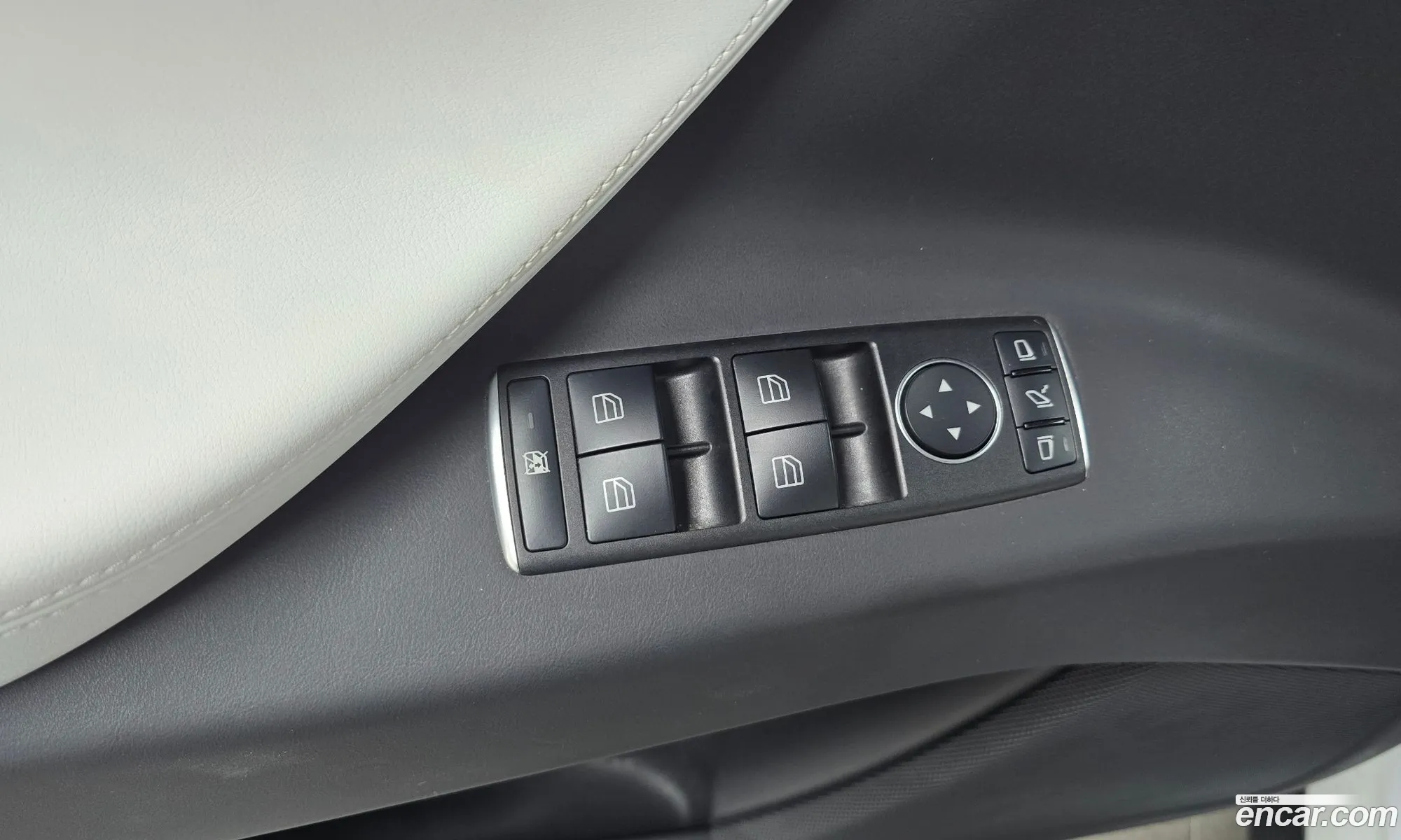 Tesla Model X 2018 5YJXCBE23JF126531 — 10