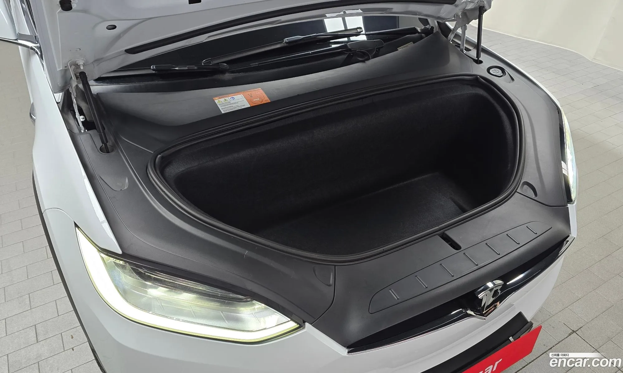 Tesla Model X 2018 5YJXCBE23JF126531 — 12