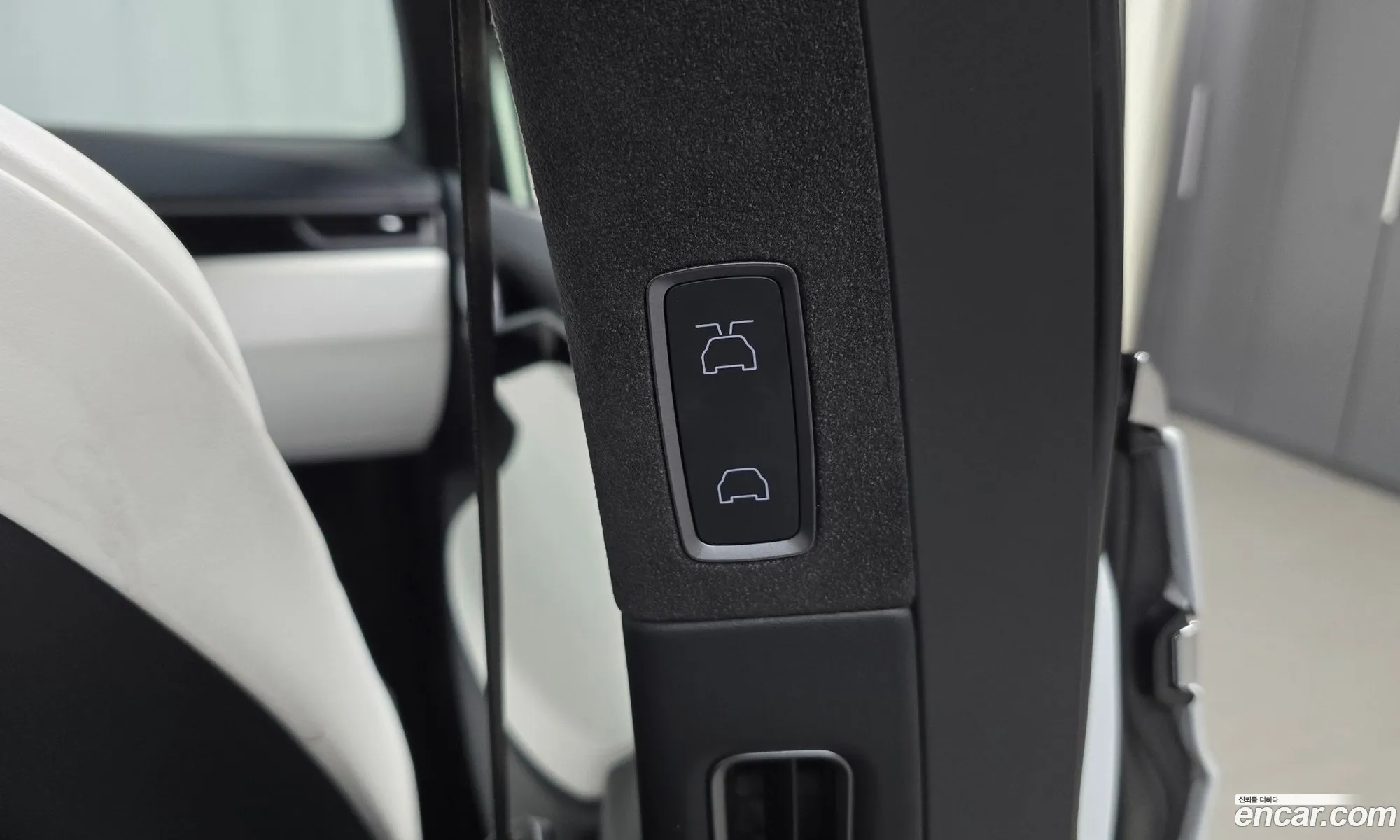 Tesla Model X 2018 5YJXCBE23JF126531 — 31