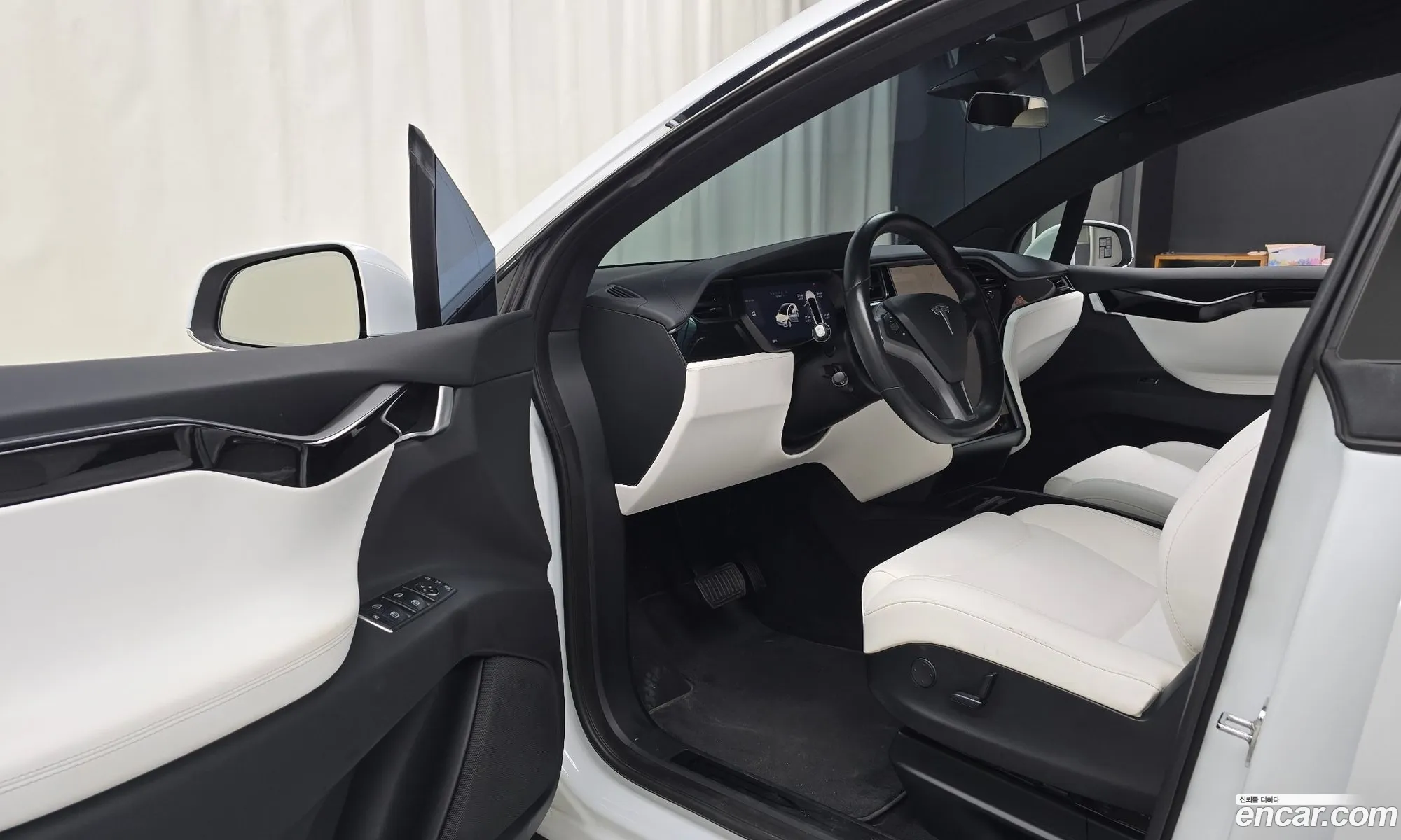 Tesla Model X 2018 5YJXCBE23JF126531 — 7