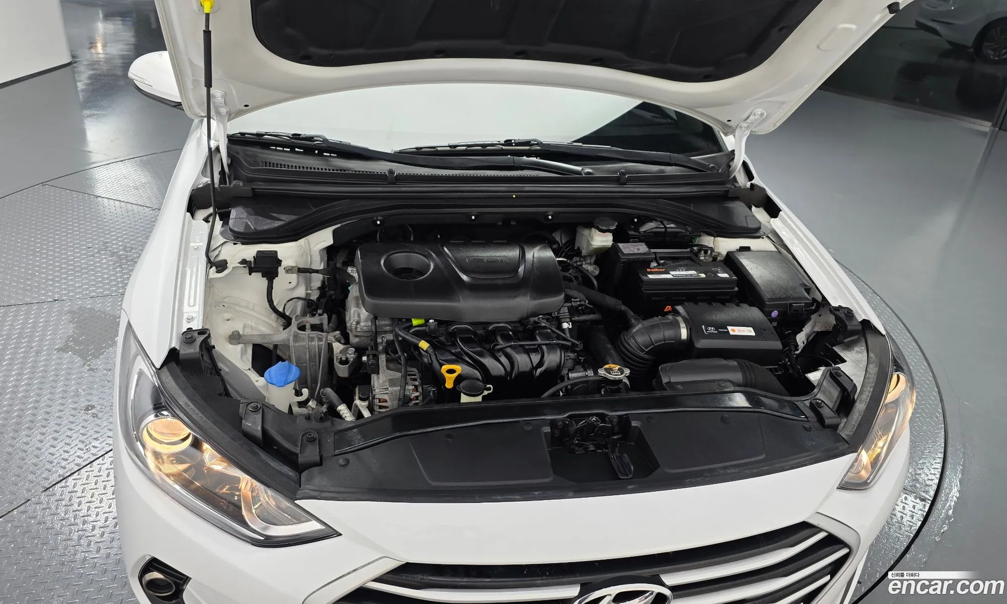 Hyundai Elantra AD 2018 — 5