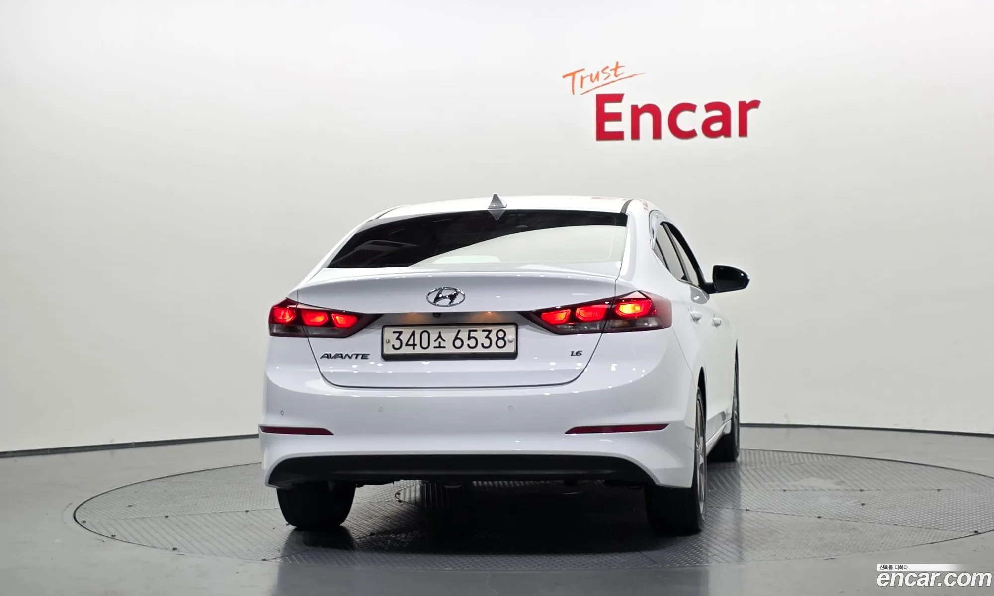 Hyundai Elantra AD 2018 — 8