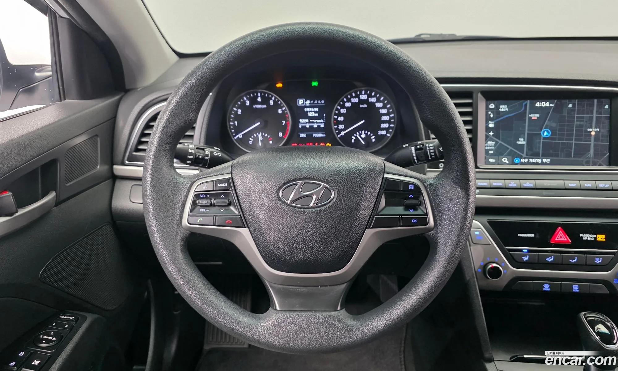 Hyundai Elantra AD 2018 — 10