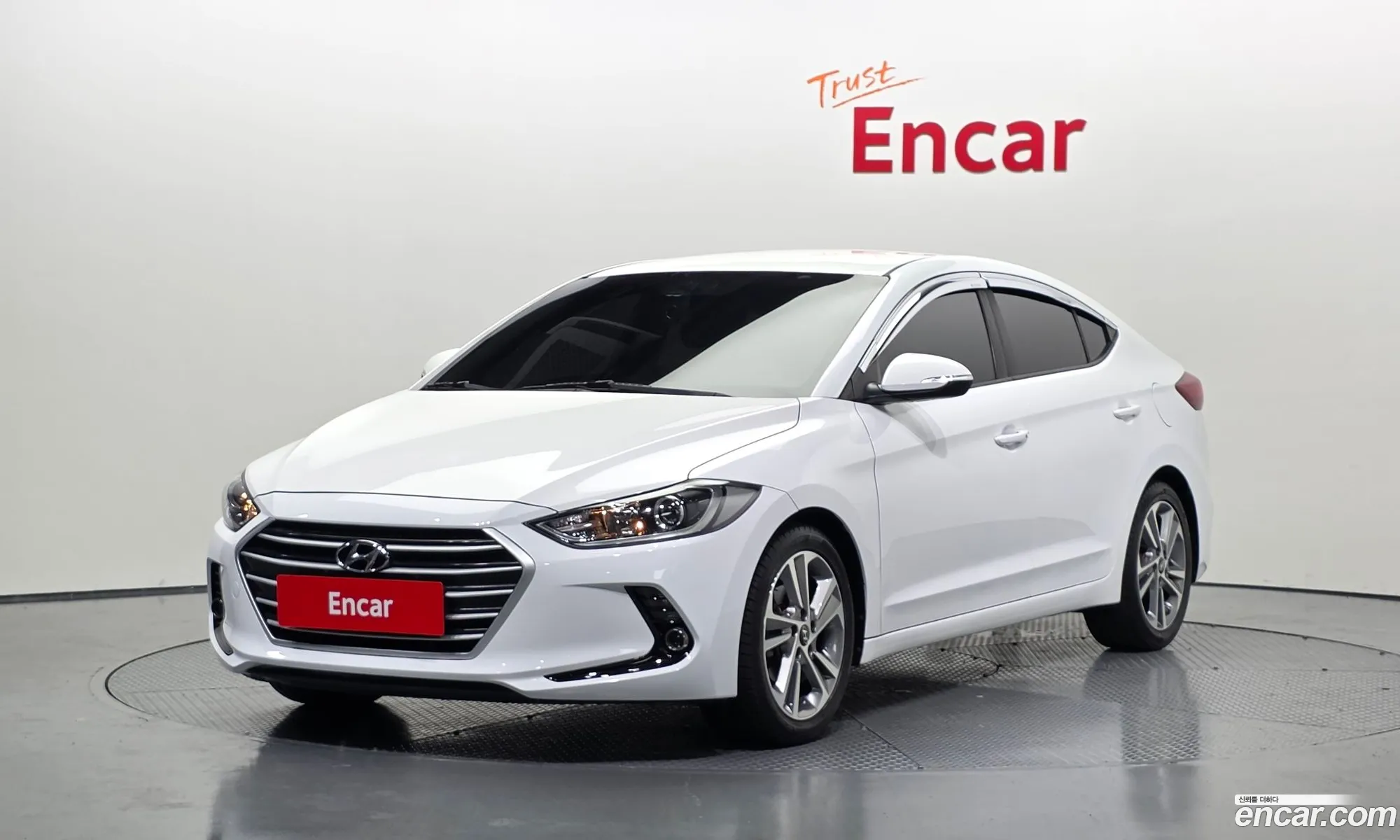 Hyundai Elantra AD 2018 — 14