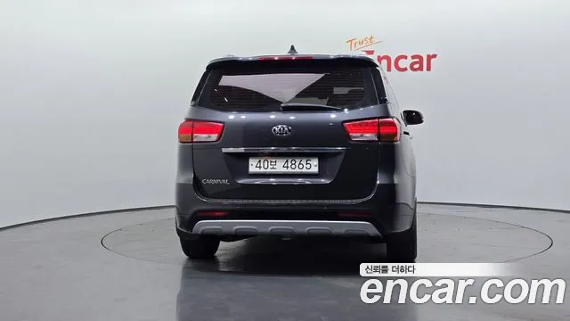 Kia Carnival 2014 — 3