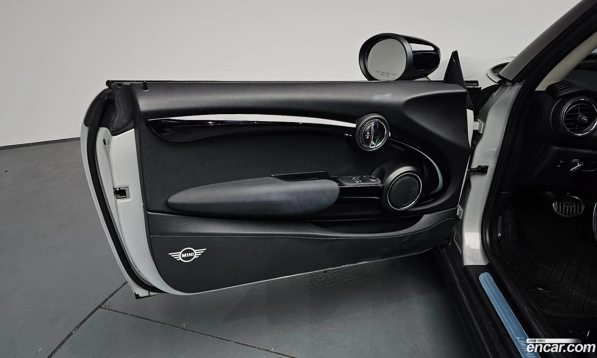 Mini Cooper 2020 WMWXR7107L2N26109 — 10
