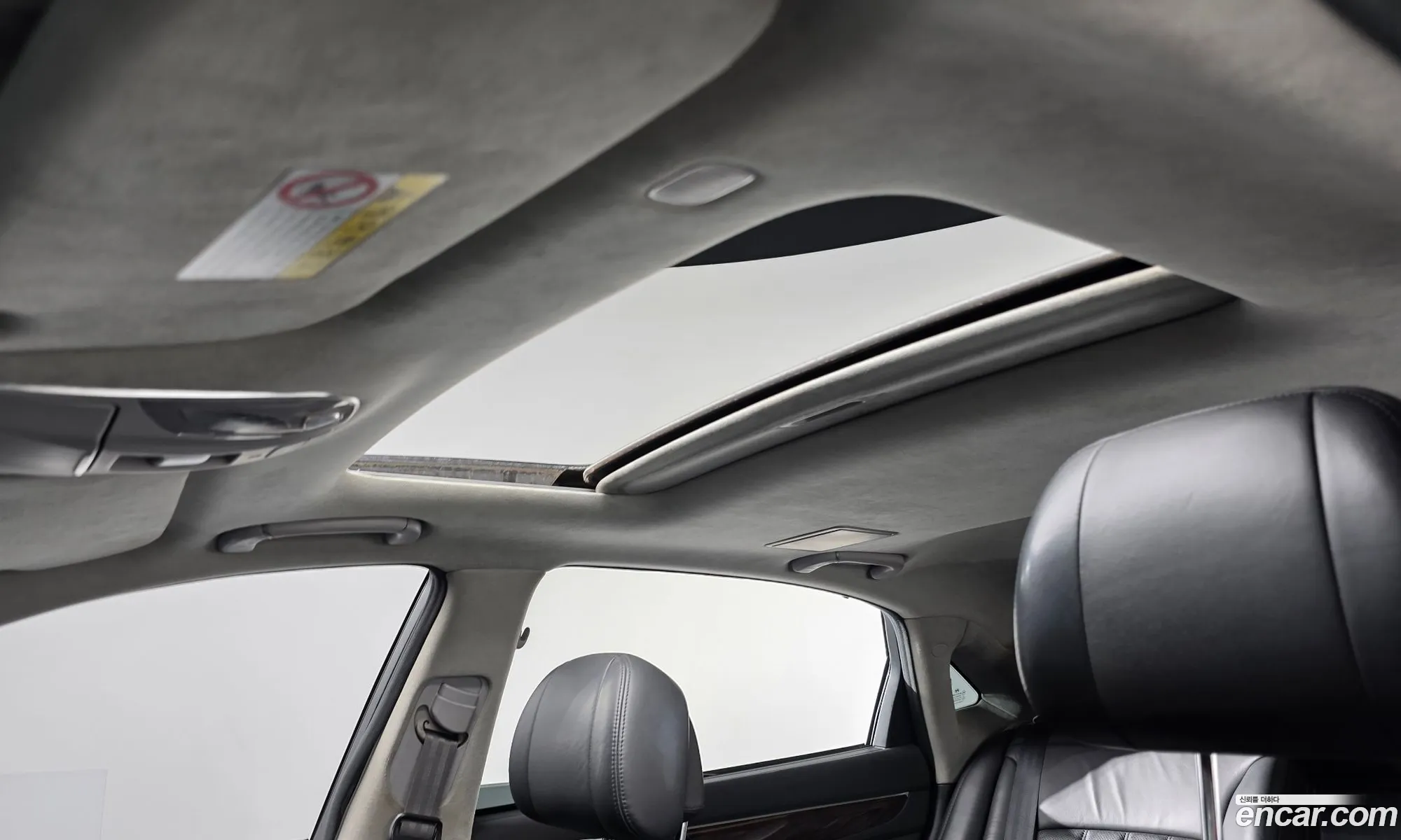Hyundai Equus 2011 — 32