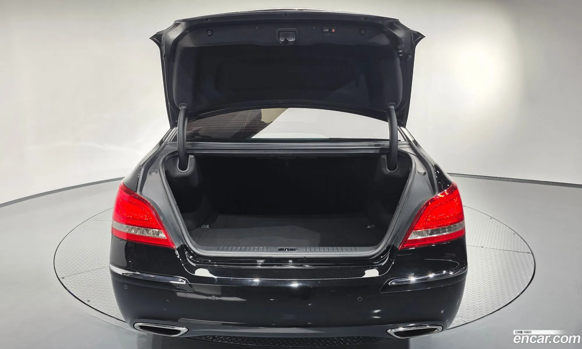 Hyundai Equus 2011 — 29