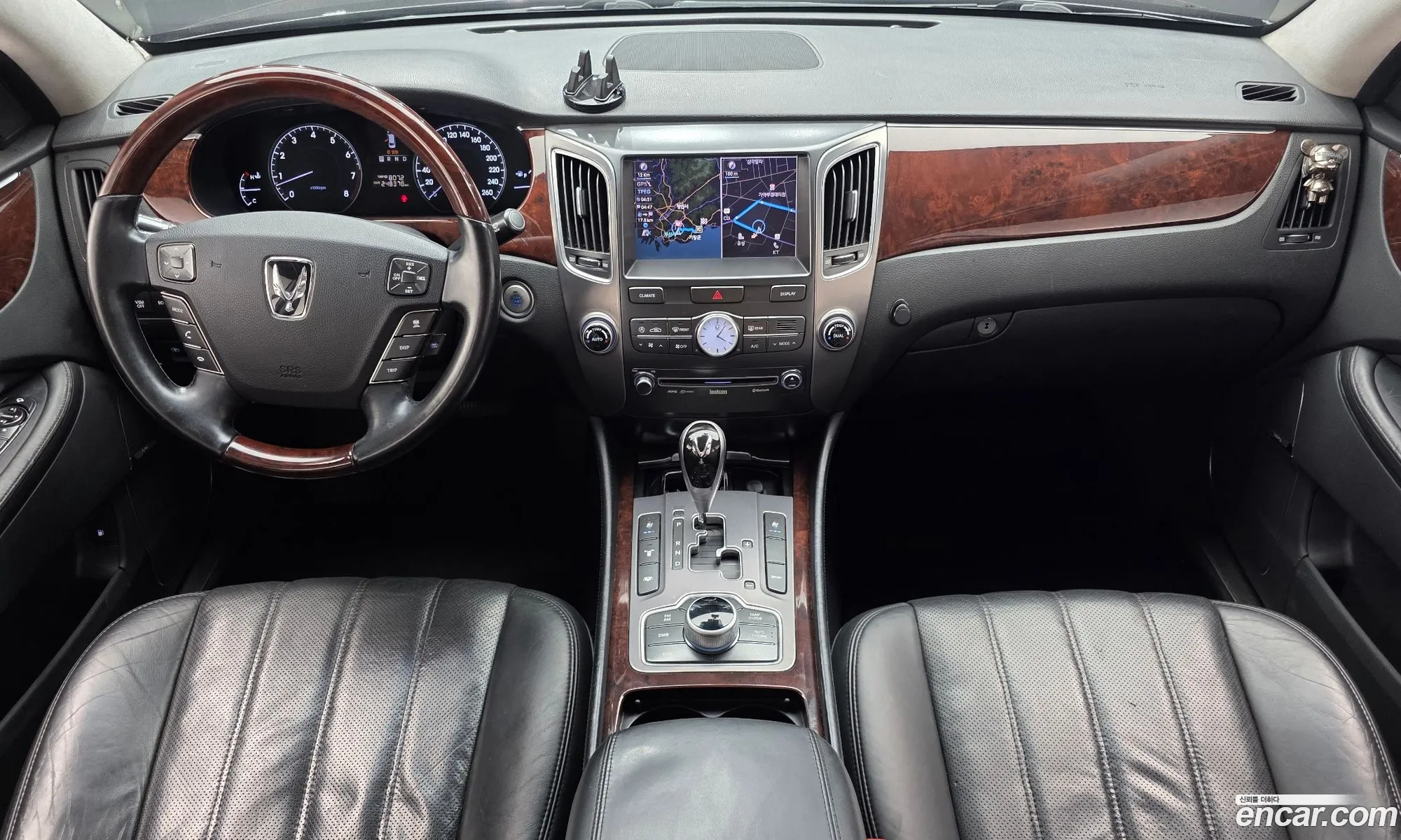 Hyundai Equus 2011 — 33