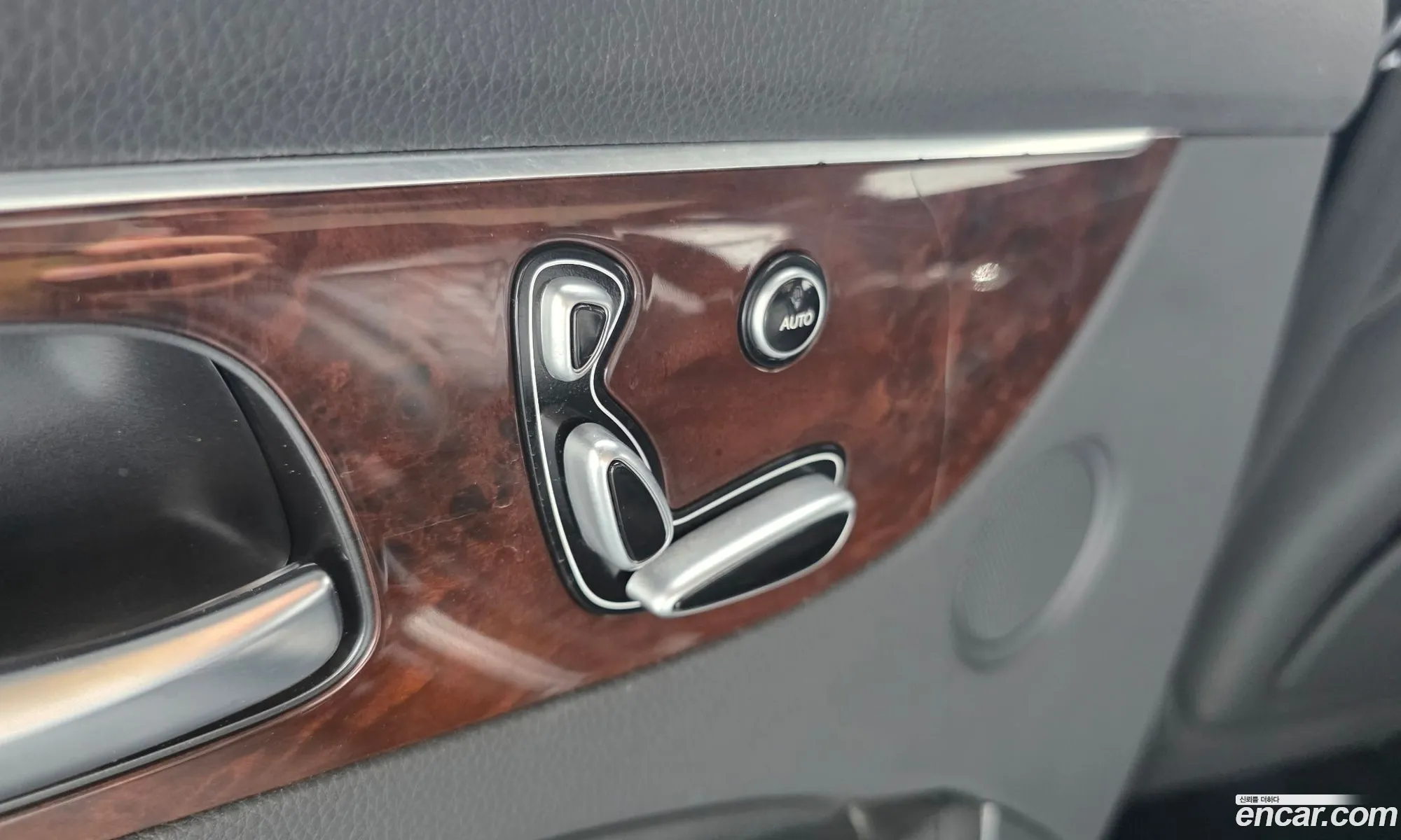 Hyundai Equus 2011 — 22