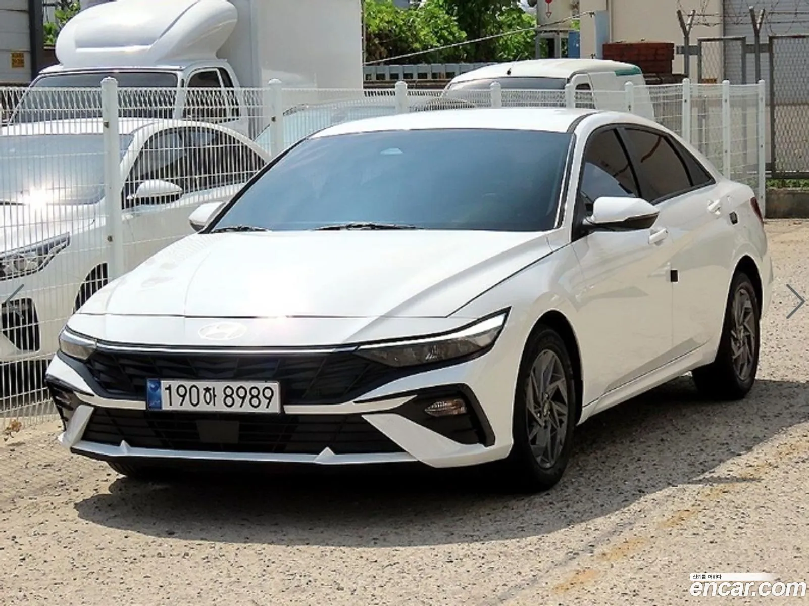Hyundai Elantra 2023 — 11