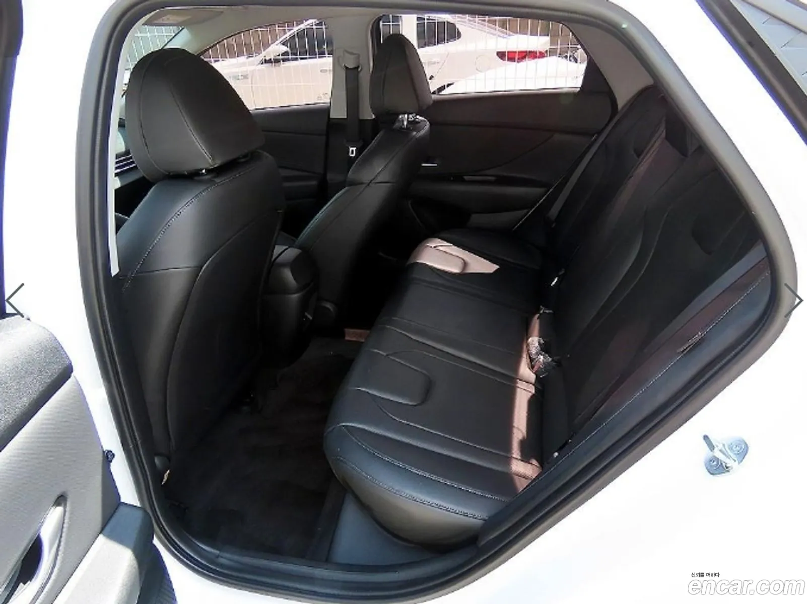 Hyundai Elantra 2023 — 8