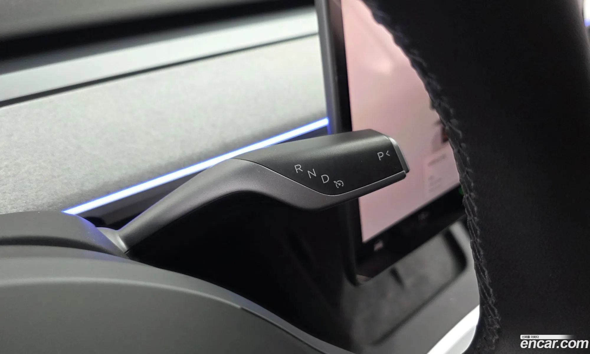 Tesla Model Y 2023 — 18