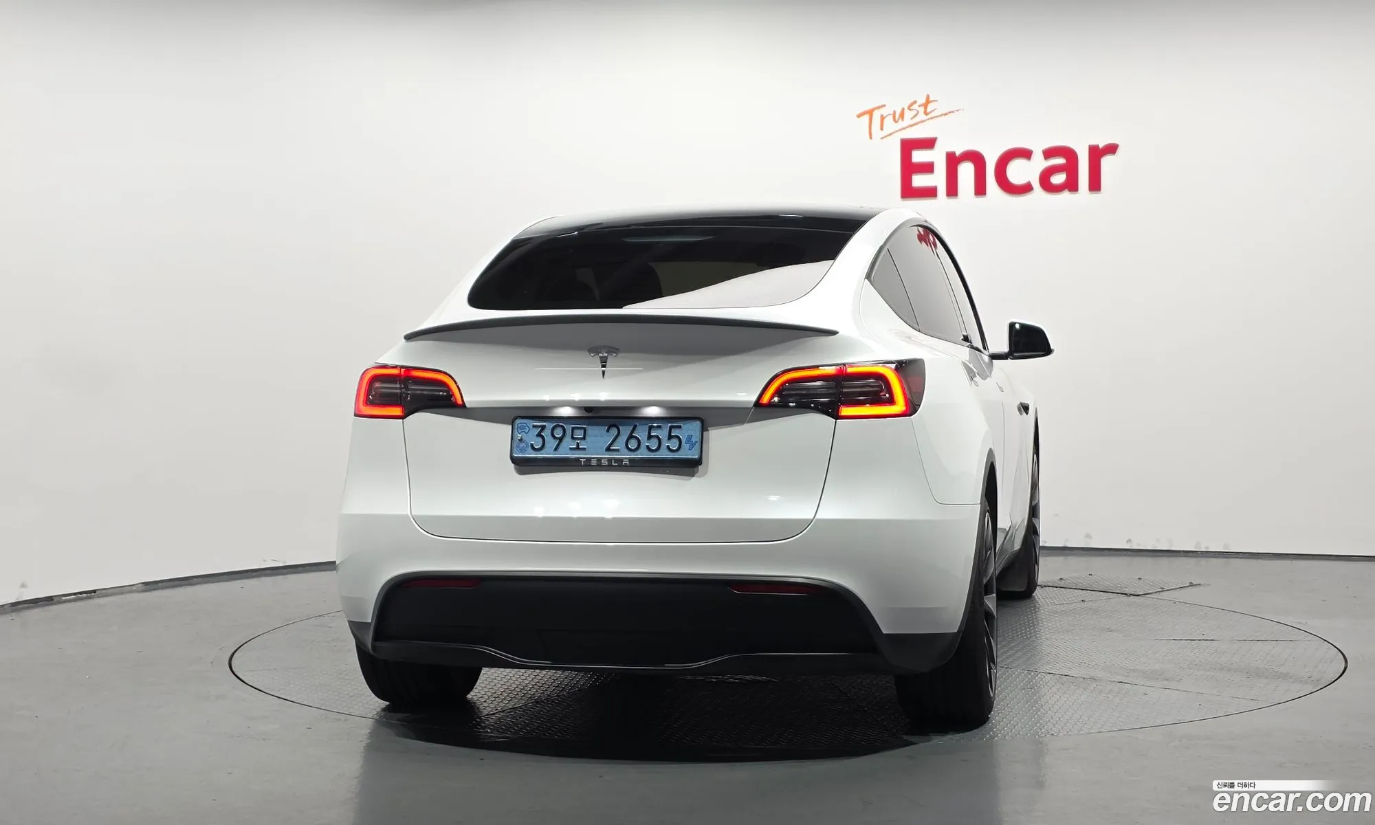 Tesla Model Y 2023 — 11
