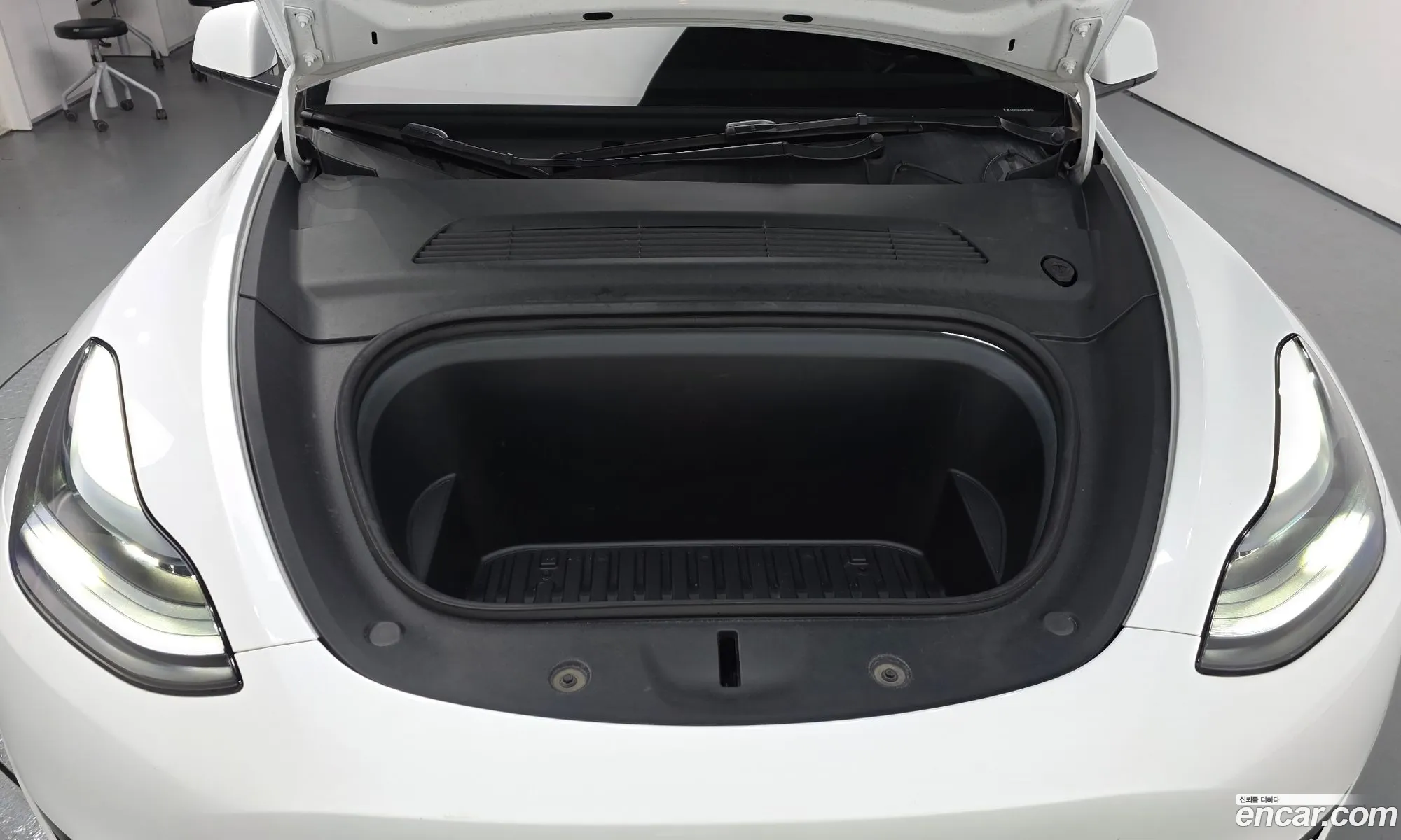 Tesla Model Y 2023 — 20