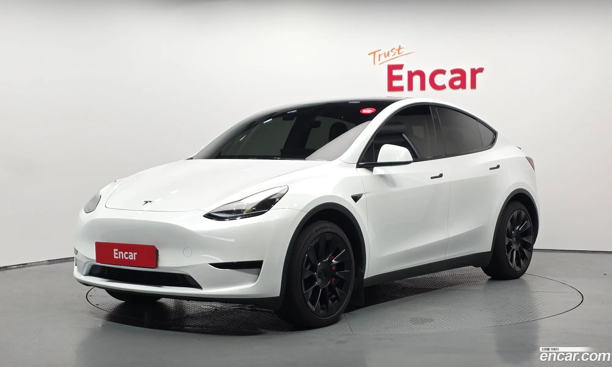 Tesla Model Y 2023 — 12