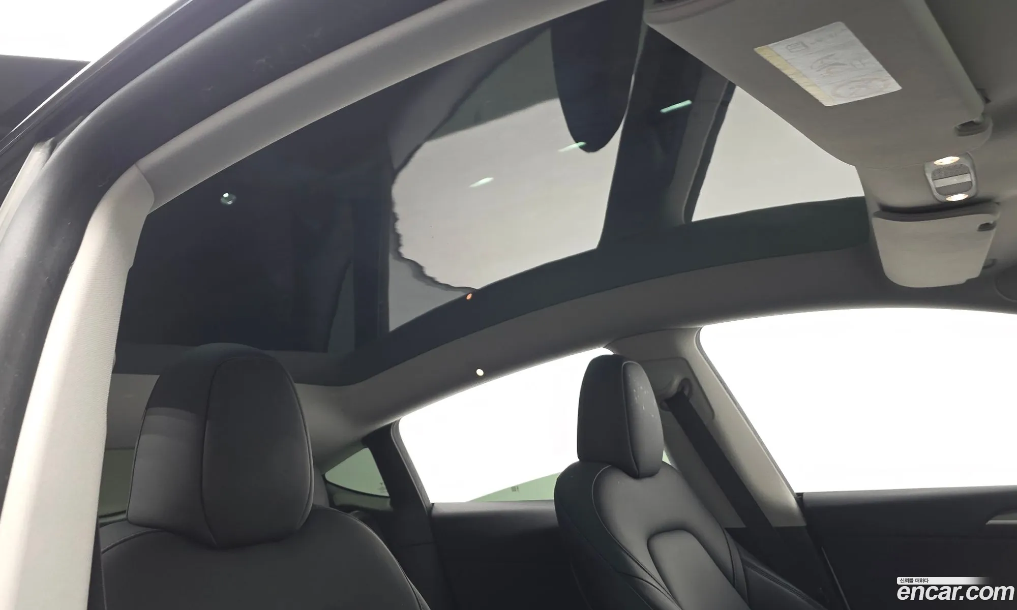 Tesla Model Y 2023 — 15