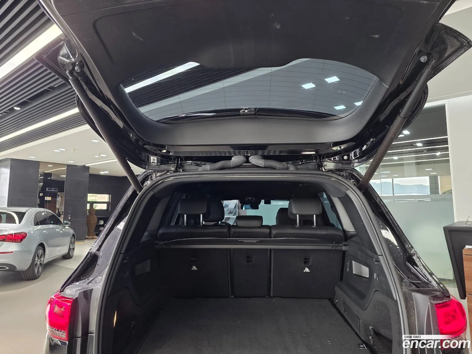 Mercedes-Benz EQB X243 2023 — 16