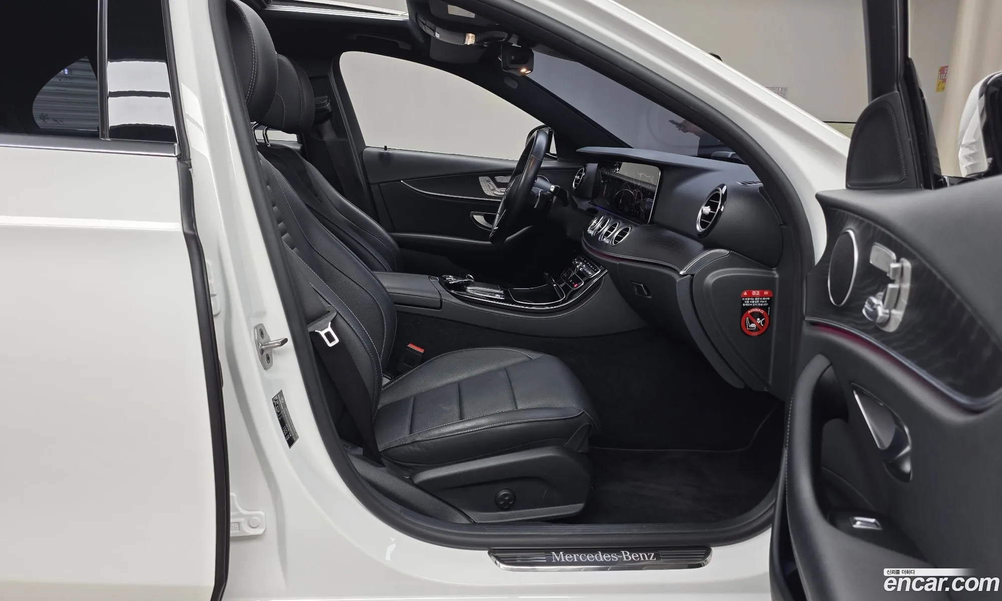 Mercedes-Benz E-Class W213 2022 — 17