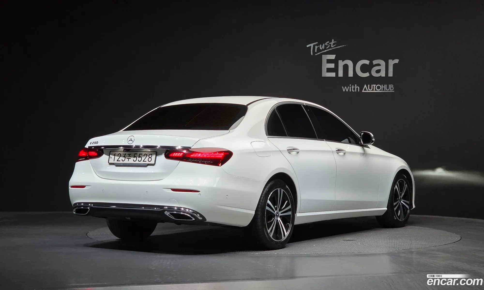 Mercedes-Benz E-Class W213 2022 — 18