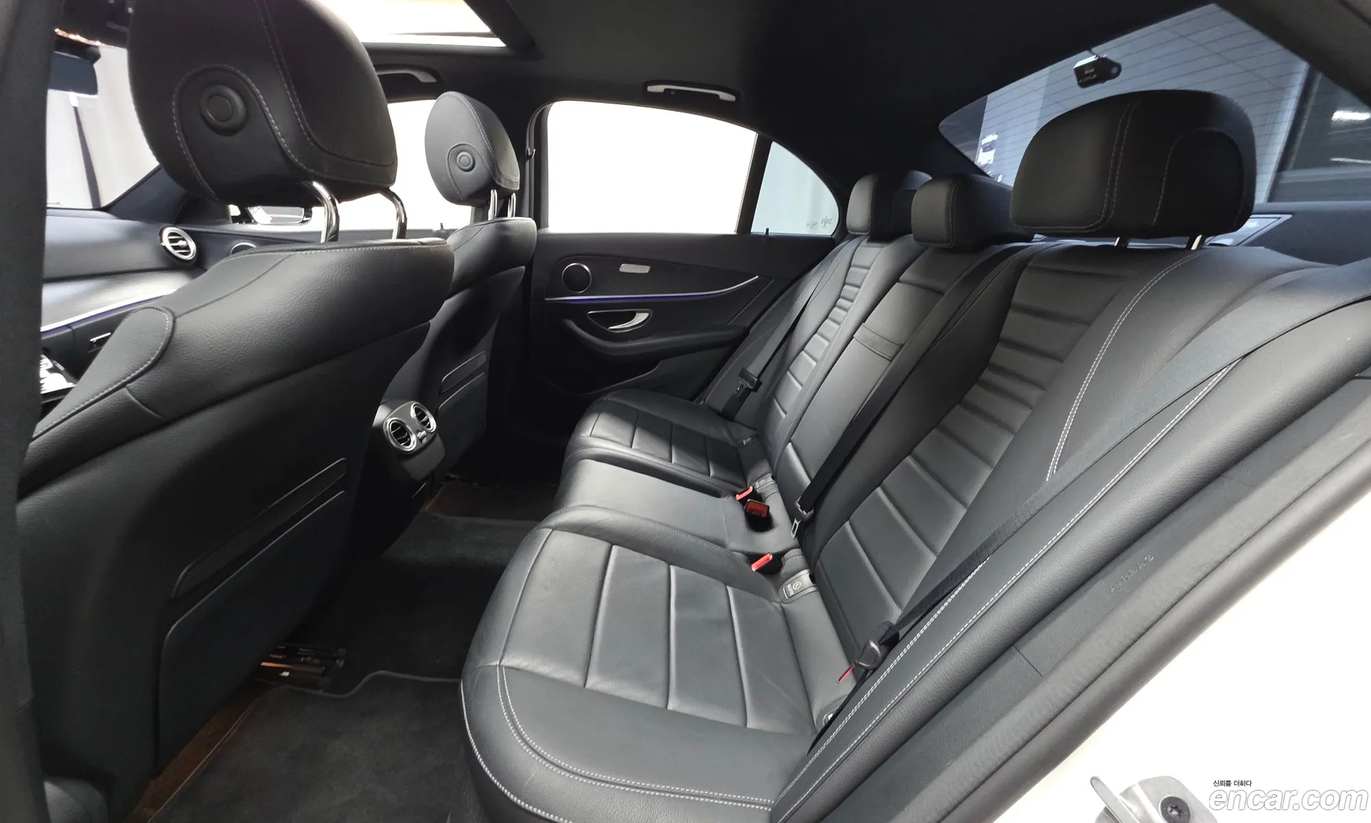 Mercedes-Benz E-Class W213 2022 — 26