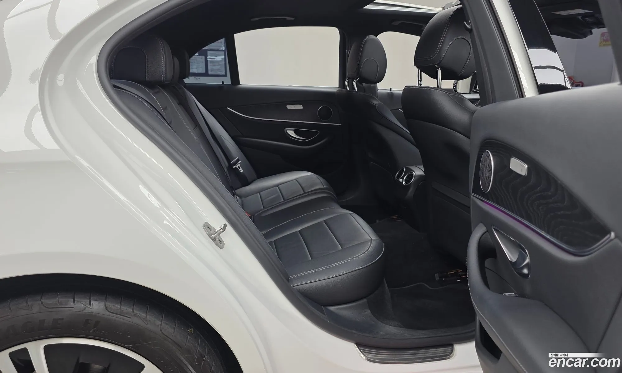 Mercedes-Benz E-Class W213 2022 — 22