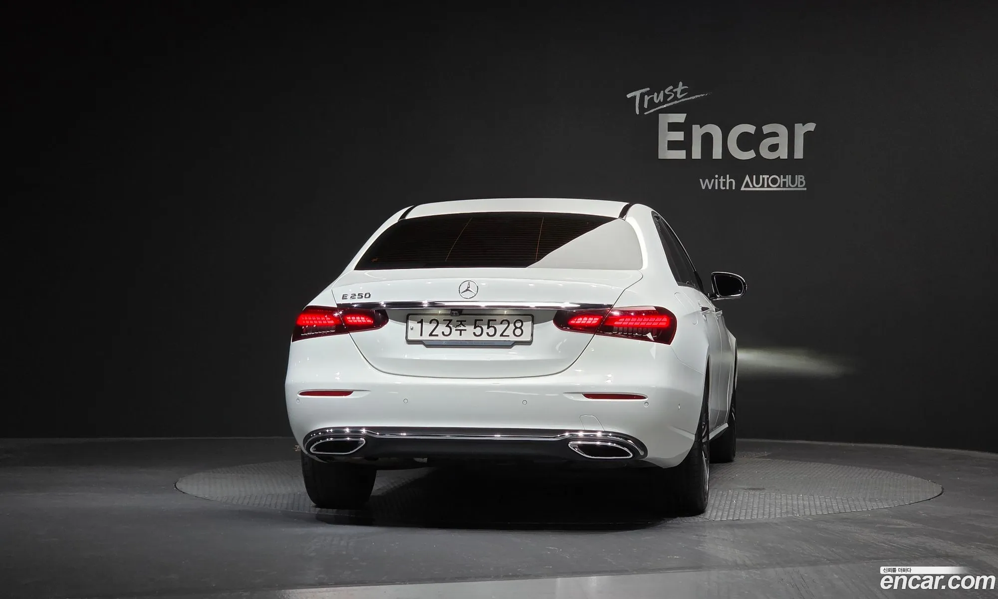 Mercedes-Benz E-Class W213 2022 — 25