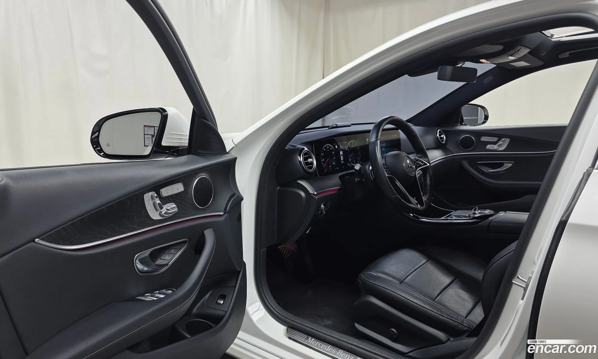 Mercedes-Benz E-Class W213 2022 — 32