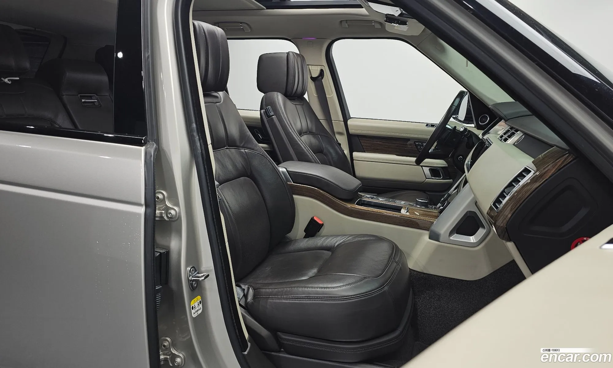 Land Rover Range Rover 2018 SALGA2BJ2JA500758 — 17