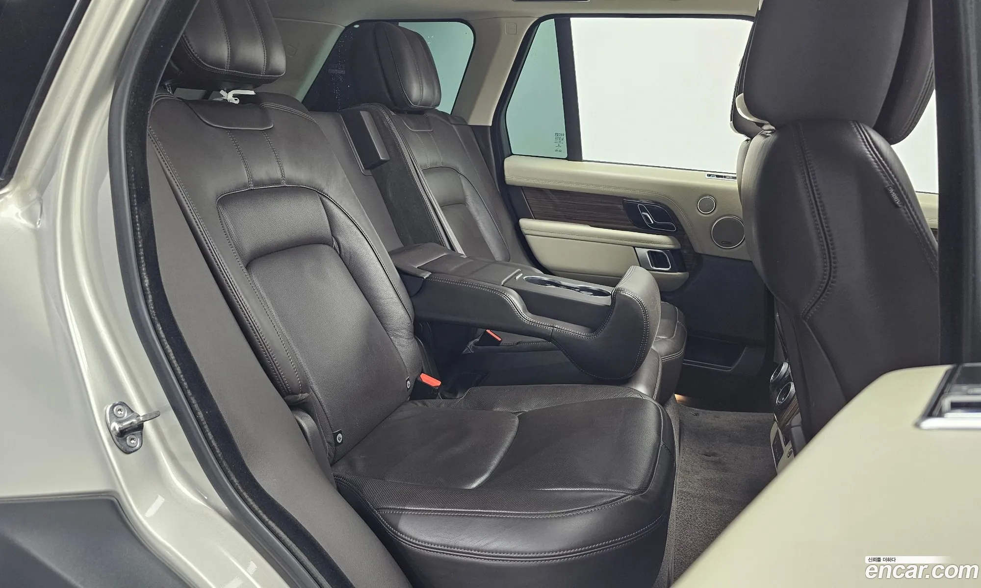Land Rover Range Rover 2018 SALGA2BJ2JA500758 — 15