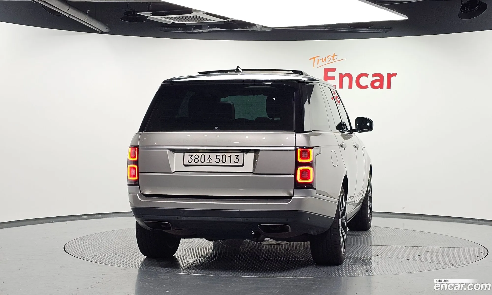 Land Rover Range Rover 2018 SALGA2BJ2JA500758 — 3