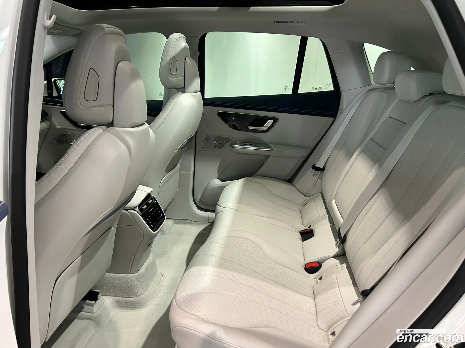 Mercedes-Benz EQE SUV X294 2026 — 16