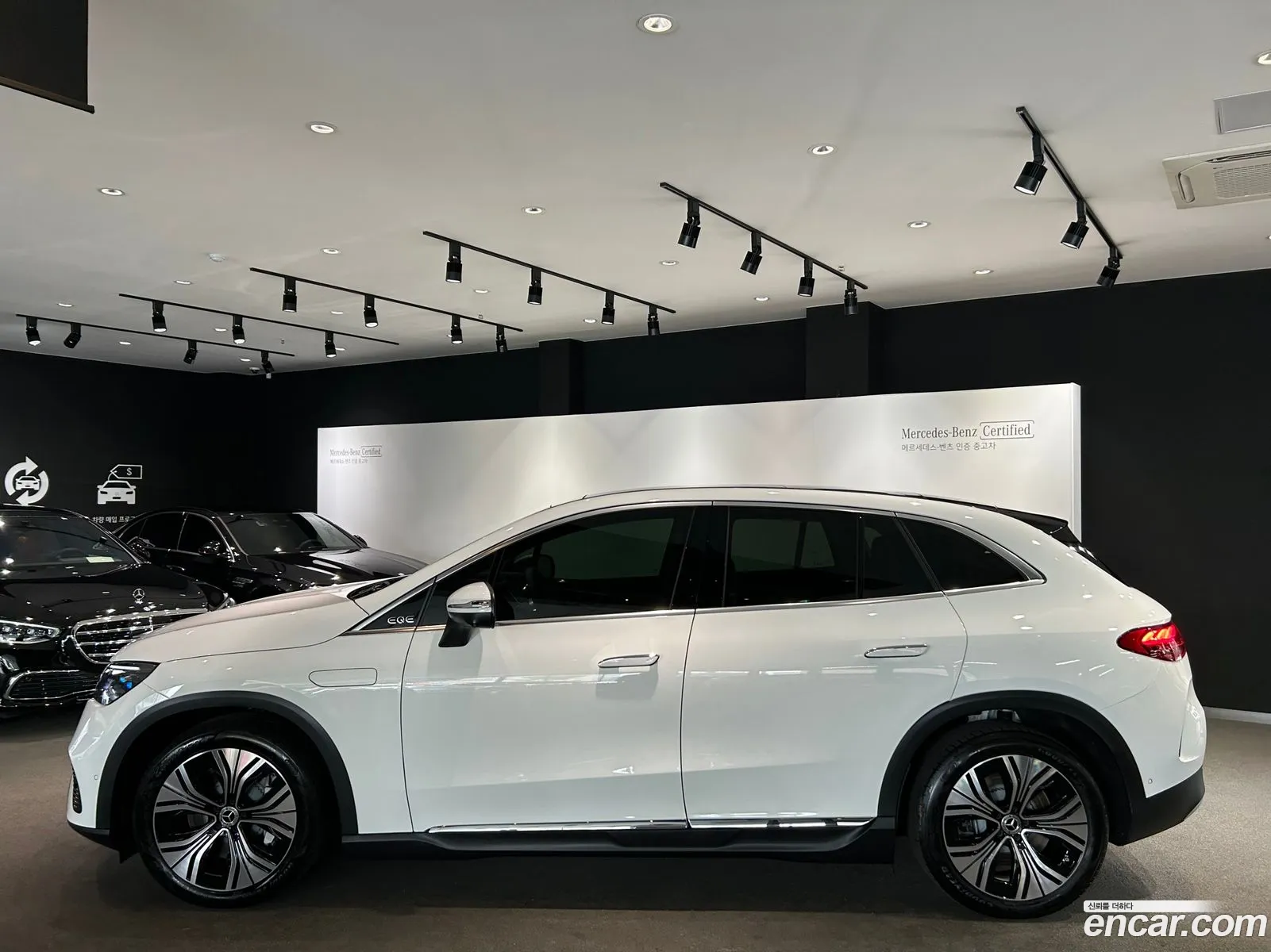 Mercedes-Benz EQE SUV X294 2026 — 8